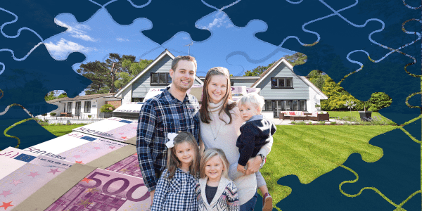glueckliche Familie mit Kinder suchen Baufinanzierung um Haus zu kaufen